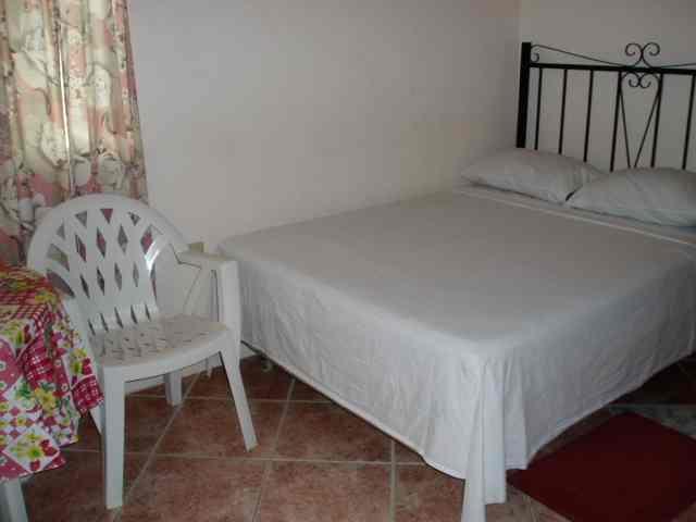 Candles In The Wind Bon Accord Village Room photo
